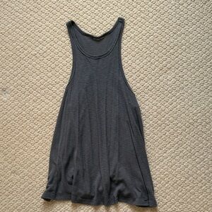 Boutique- Women's Grey Sleeveless Top